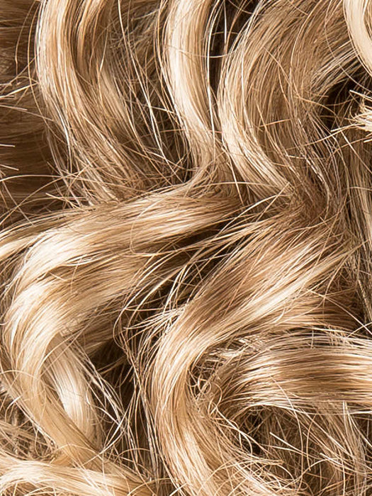 CHAMPAGNE ROOTED 25.24.14 | Light Beige Blonde, Medium Honey Blonde, and Platinum Blonde blend with Dark Roots